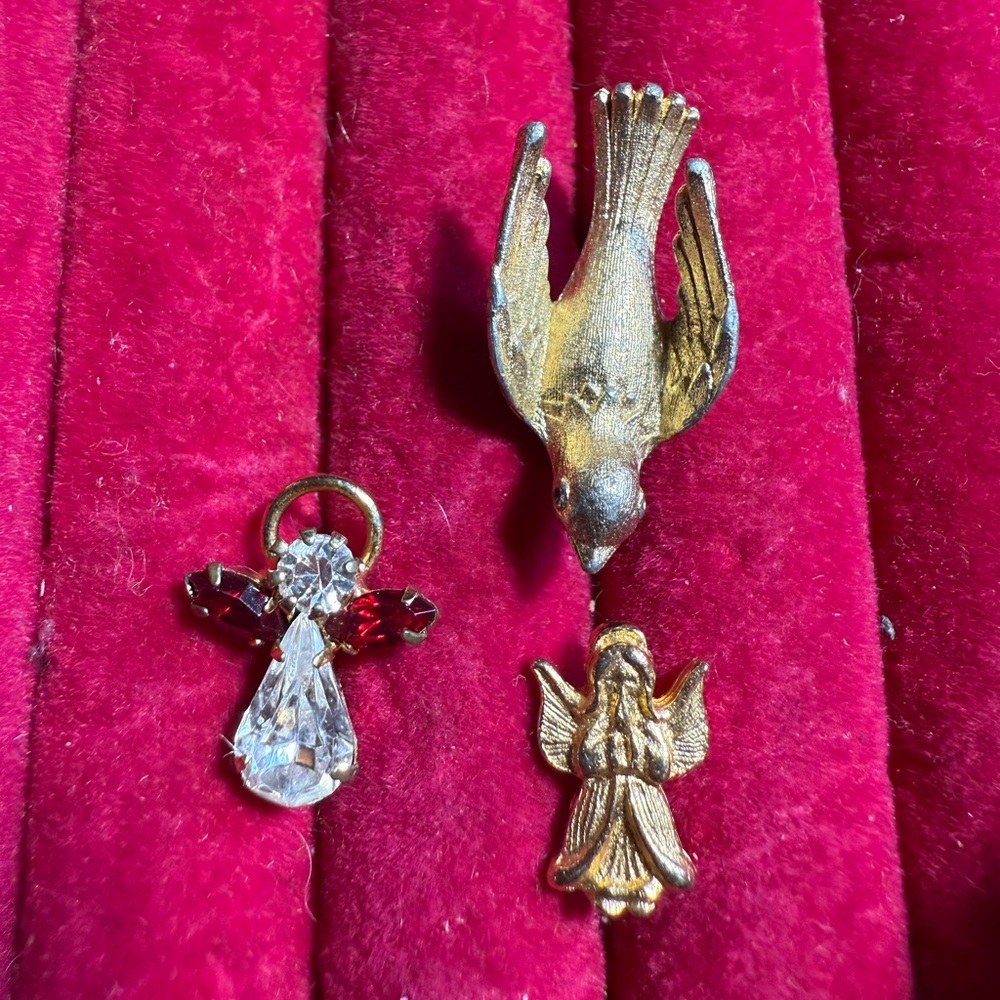 Gold Tone Bird and Angel‎ Brooch Set